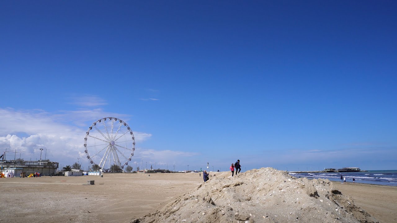 Places to SEE in Rimini - Rimini Beach in 4K