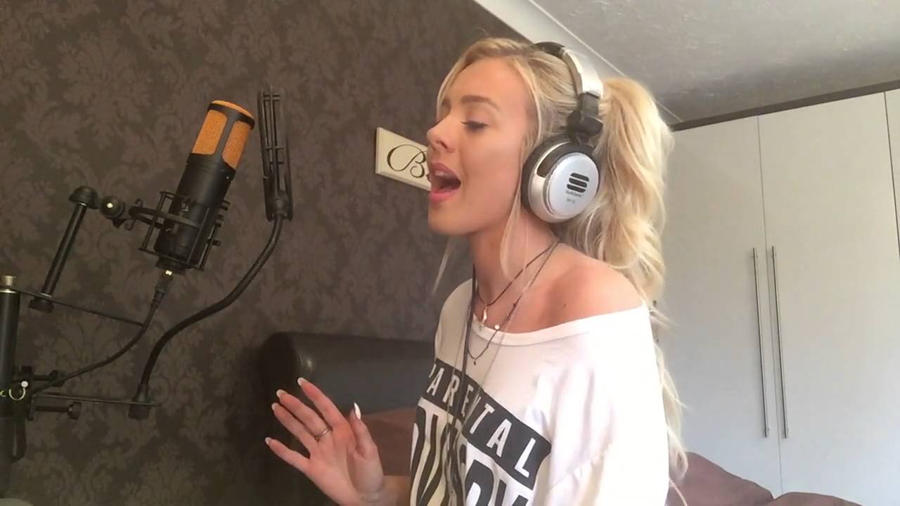 Saving all my love for you - Whitney Houston Cover by Samantha Harvey