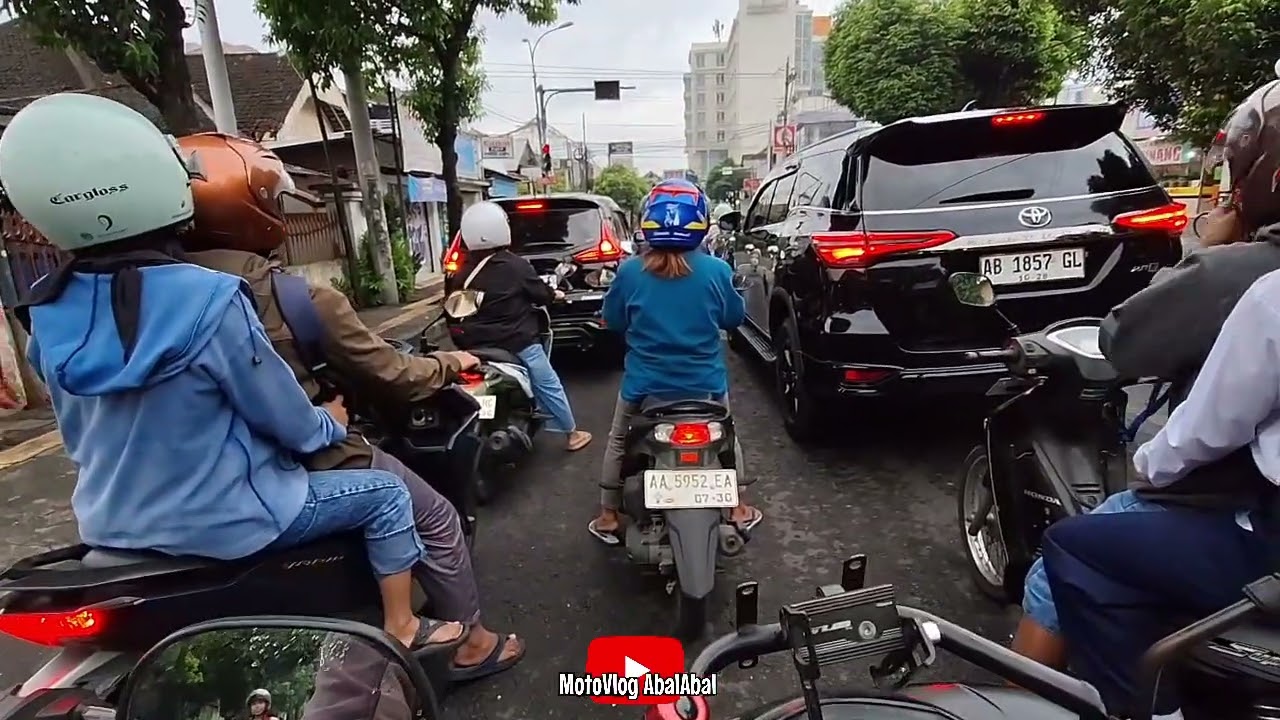 Pagi Hari Motoran Lempuyangan Sampai Alun-Alun Utara