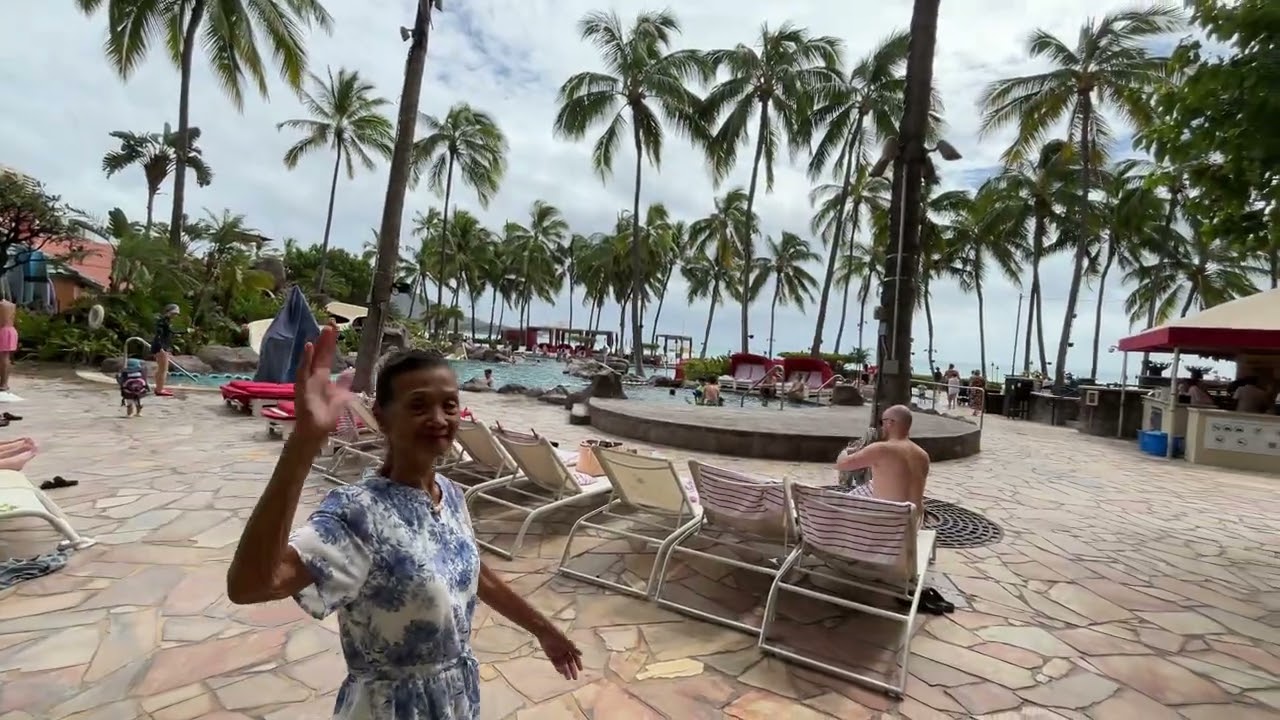 Aloha Waikiki With Mom🌈🌸🌼