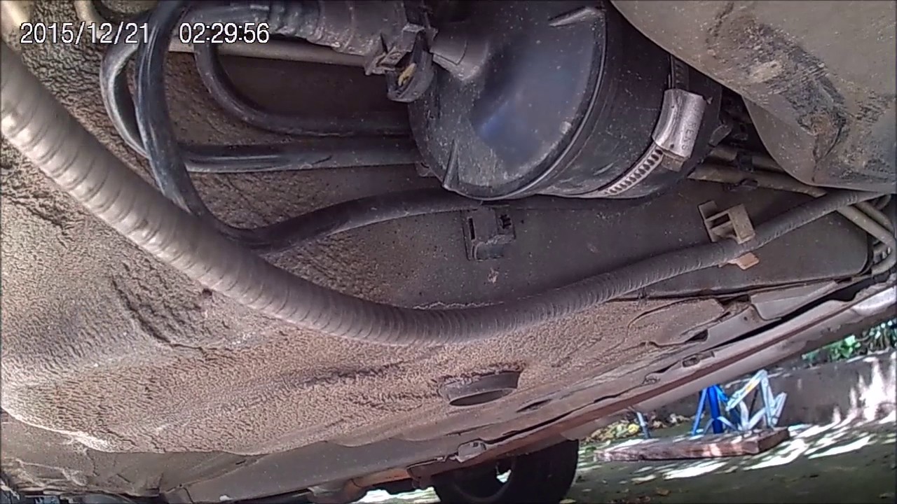 Substituição do filtro de gasolina do Ford Ka 2001