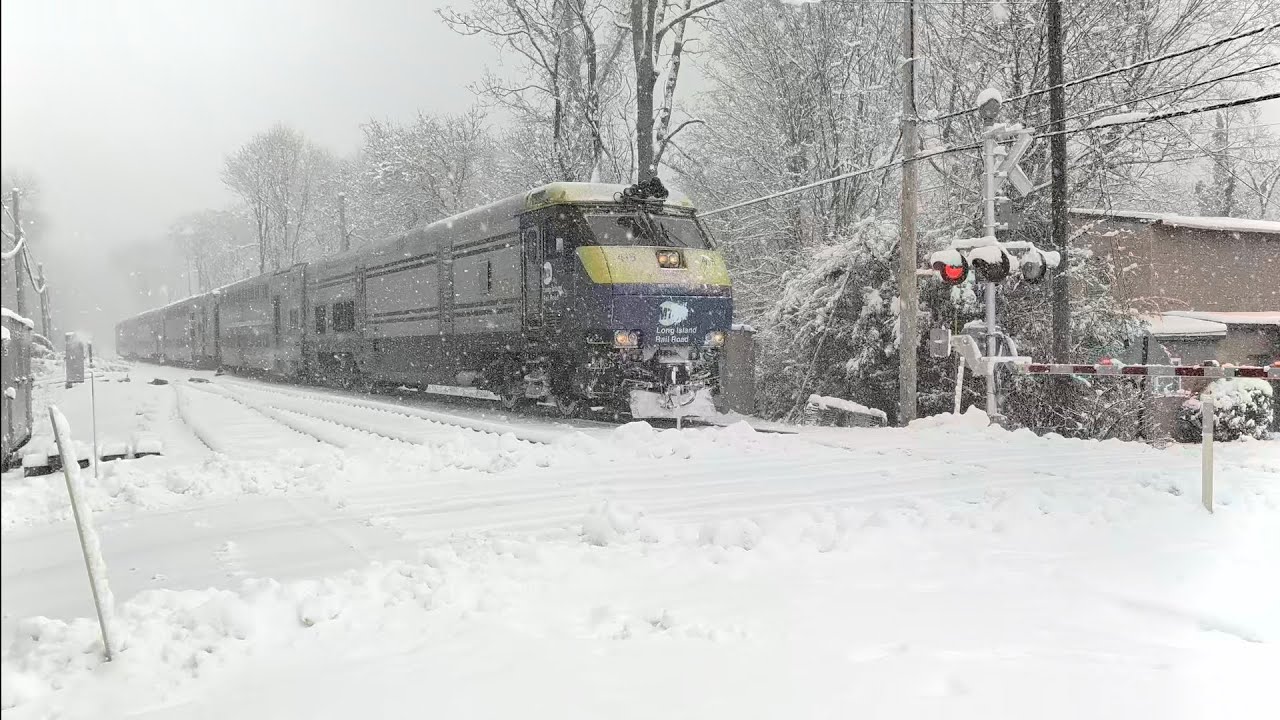 LIRR train 6612 in Port Jefferson with DE30AC 415