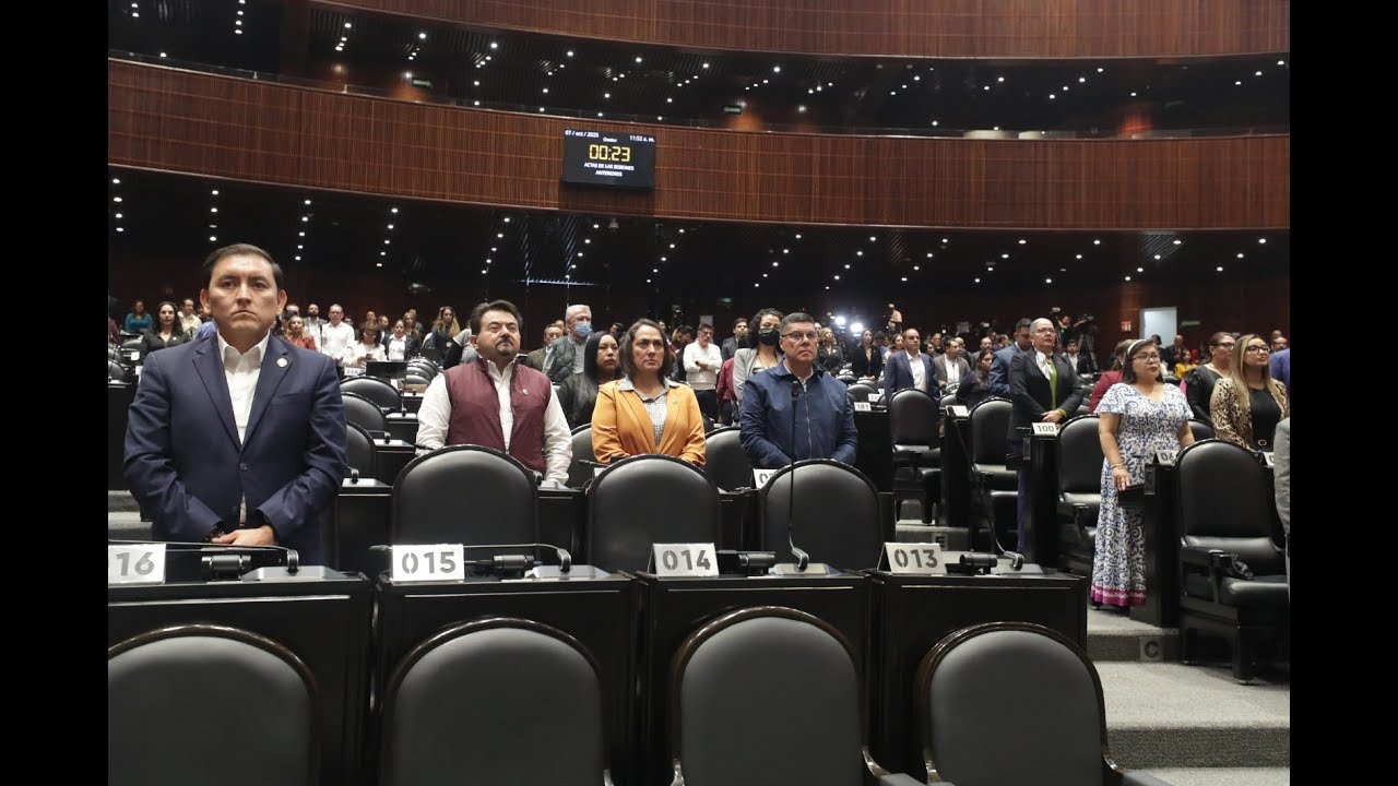 Minuto de silencio en memoria de Víctor Cruz Russek