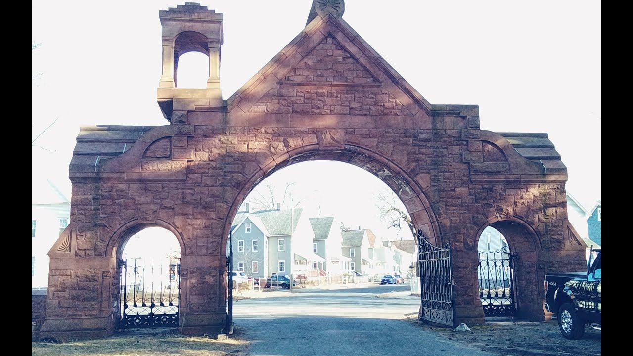 Drive around the Oak Grove Cemetery of Springfield Massachusetts