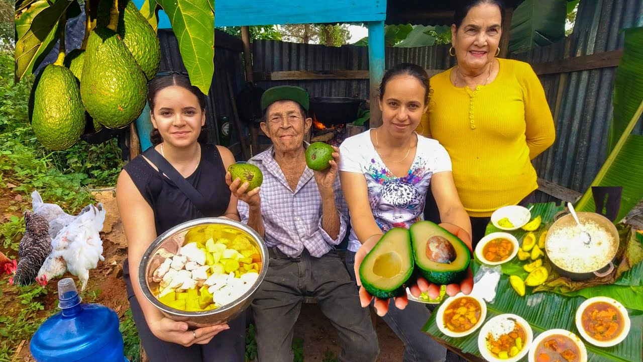 cocinando sancocho donde chiche en familia.