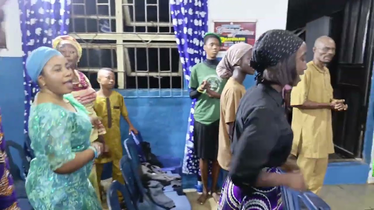 Min. JayPrince @LOWEMINTERNATIONAL #overflowingpraise 