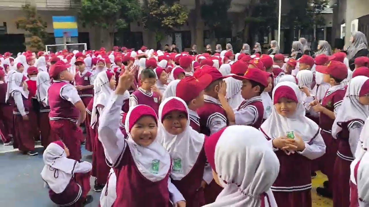 Hari Baru Semangat Baru di SDIT ASSA'IDIYYAH, Bandung
