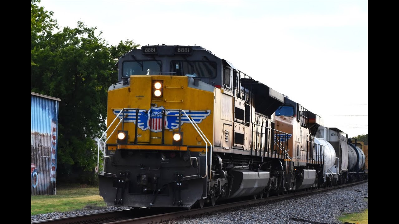 Railfanning UP Mineola Sub 09-15-2023: Abundant AC44s and Stalked By NS Power