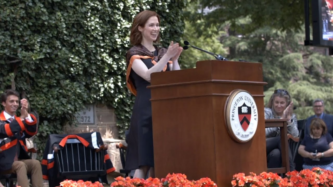 Ellie Kemper gives powerful commencement speech at Princeton University | GMA