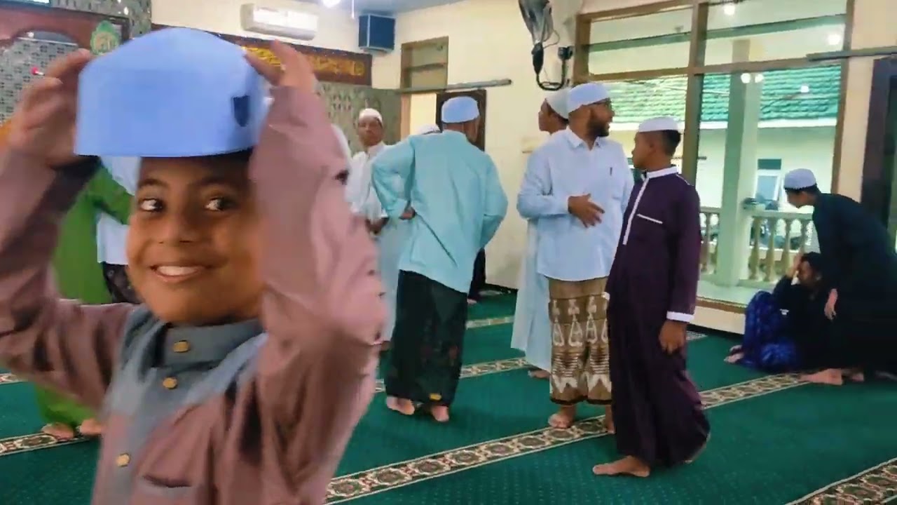 Pembagian bingkisan seragam lebaran tahun 2026