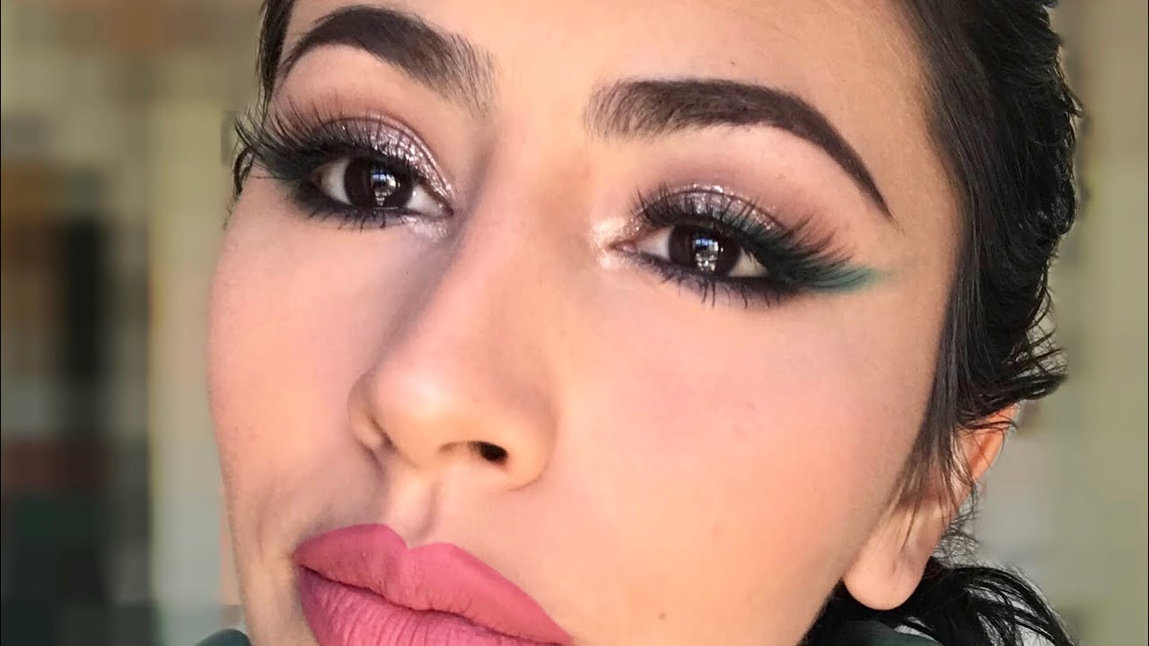 ¿CÓMO ME MAQUILLO SI MI VESTIDO ES COLOR MENTA?