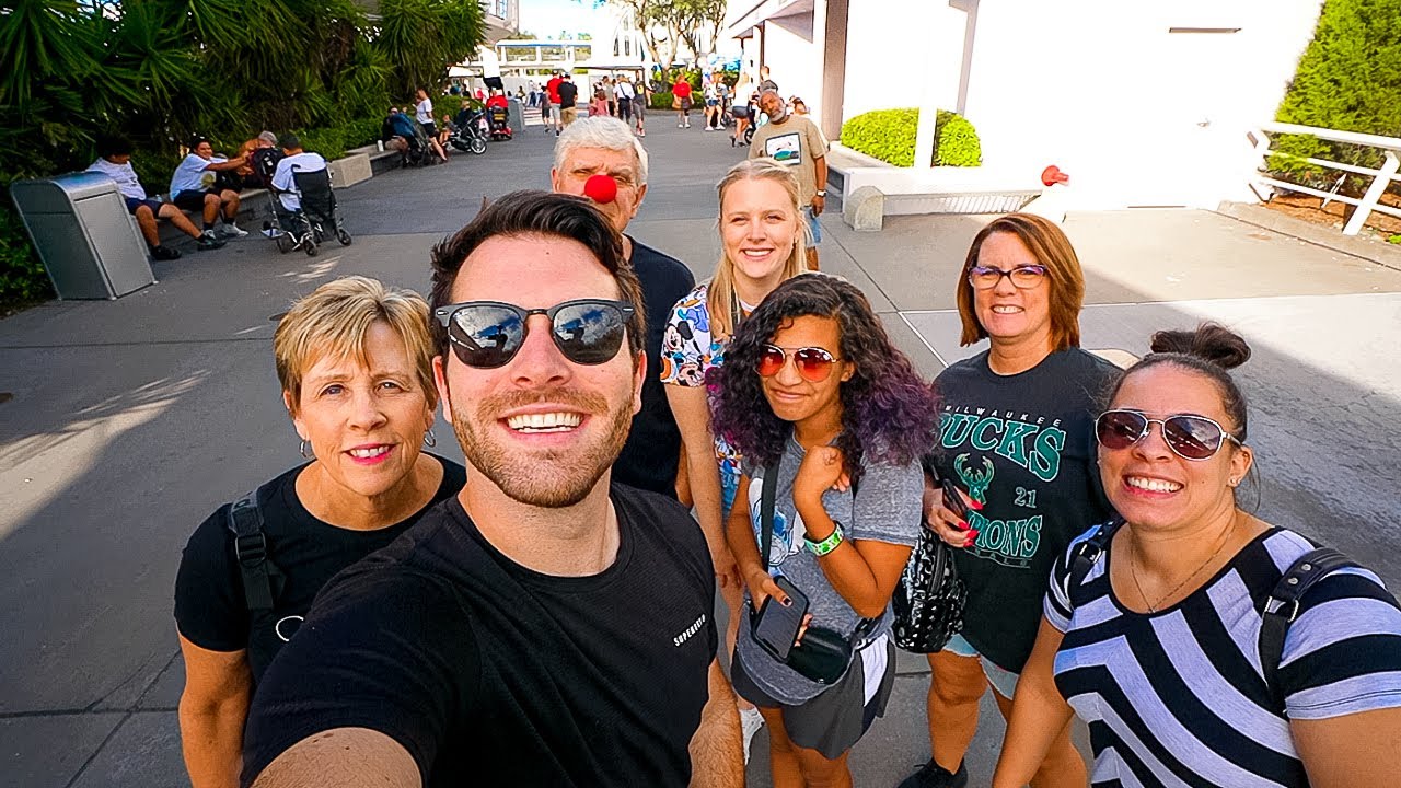 My Family is here for the holidays! We Tried The Lowest Rated Disney Park Food
