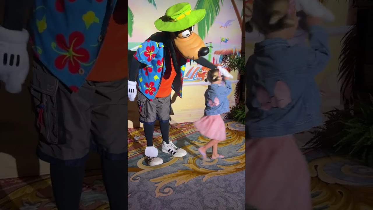 Hanging with Goofy! Disney gave us free tickets #disneytreasure  #disneycruiseline