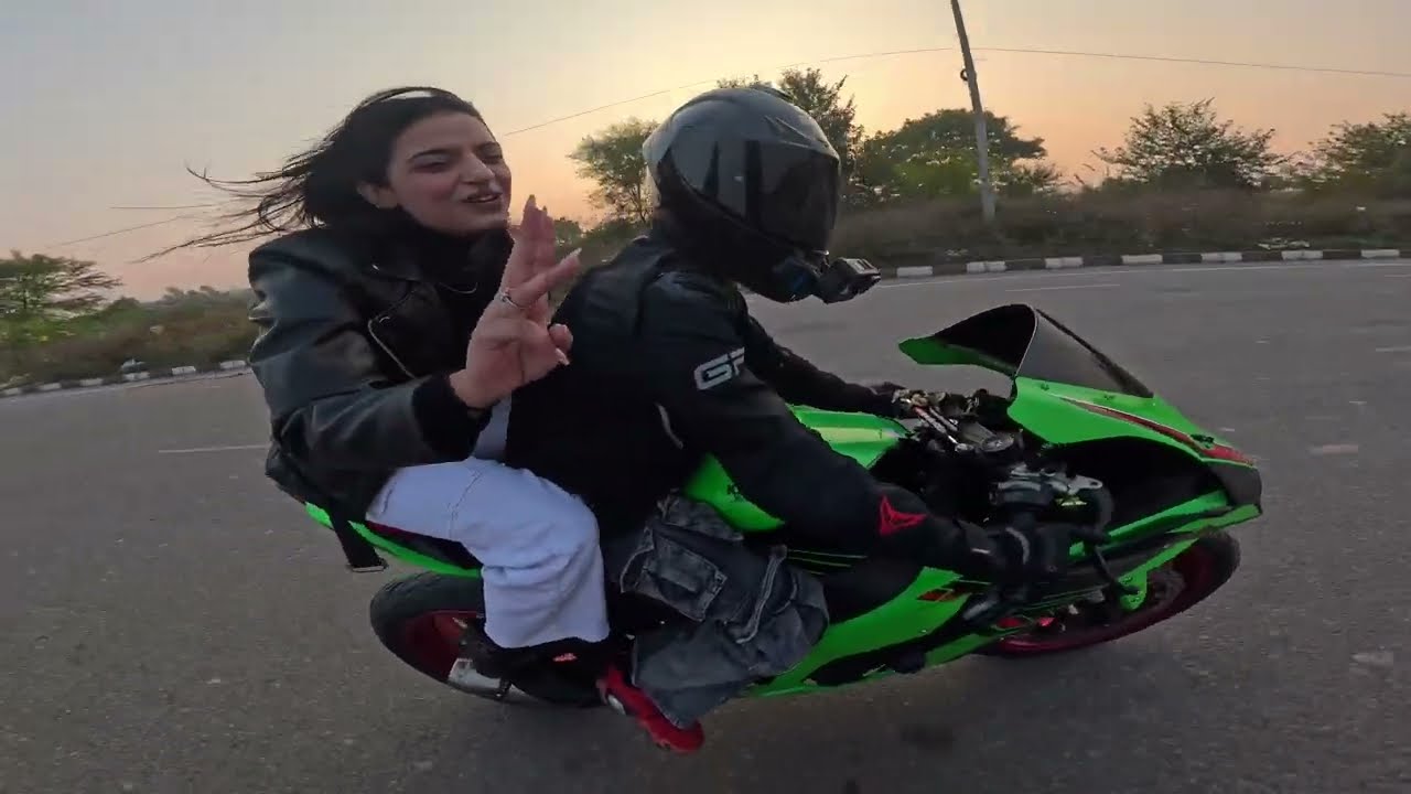 Crazy Race between Zx10r Vs BMW Z4😤|| Ladkii to Darr gayee😅
