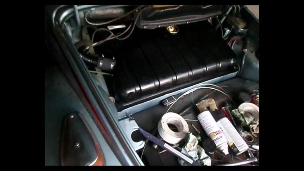 Установка бензобака и датчика уровня топлива VW 73 Super Beetle