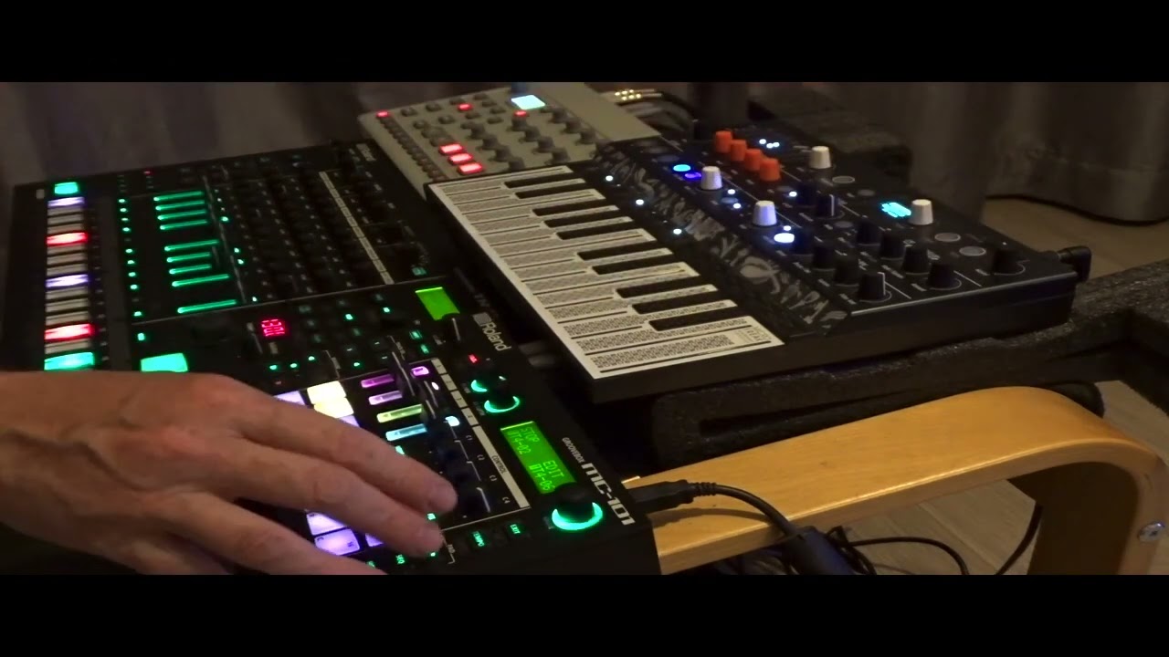 TR-8S - MC-101 - Model Cycles - Microfreak - Deep Techno Session 3