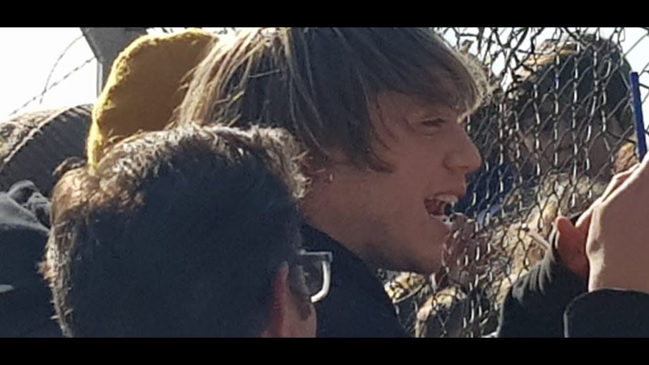 ¡Imperdible! Paulo Londra grabó en la terminal de Córdoba y saludó a sus fans