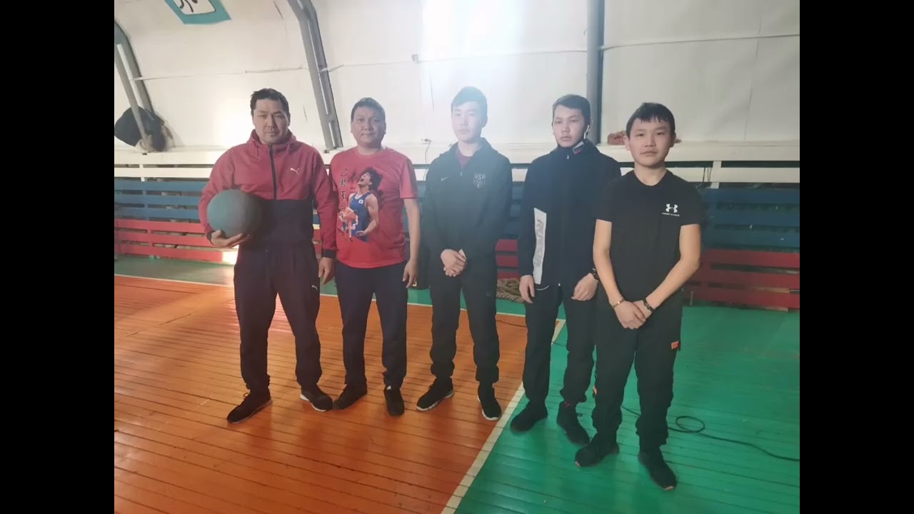 Эр киһи эрэлбит, уол оҕо кэскилбит. Т