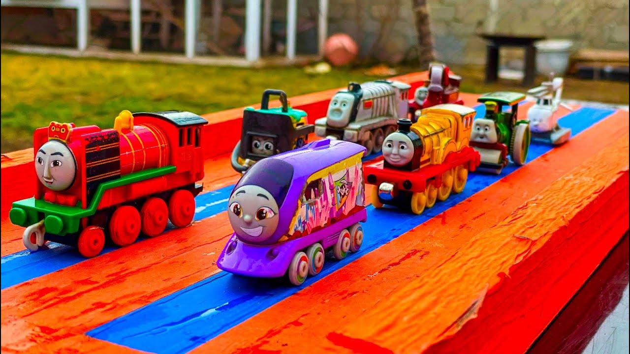 let's see Thomas and Friends / Play cartoon toys /Kana, Yong Bao, Sandy, Molly, Spenser, Harold