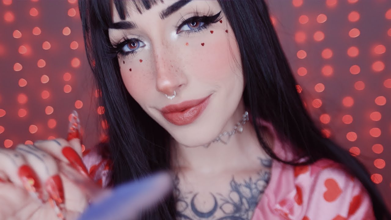 ASMR ♡ NAMORADA TE MIMANDO 😻💞