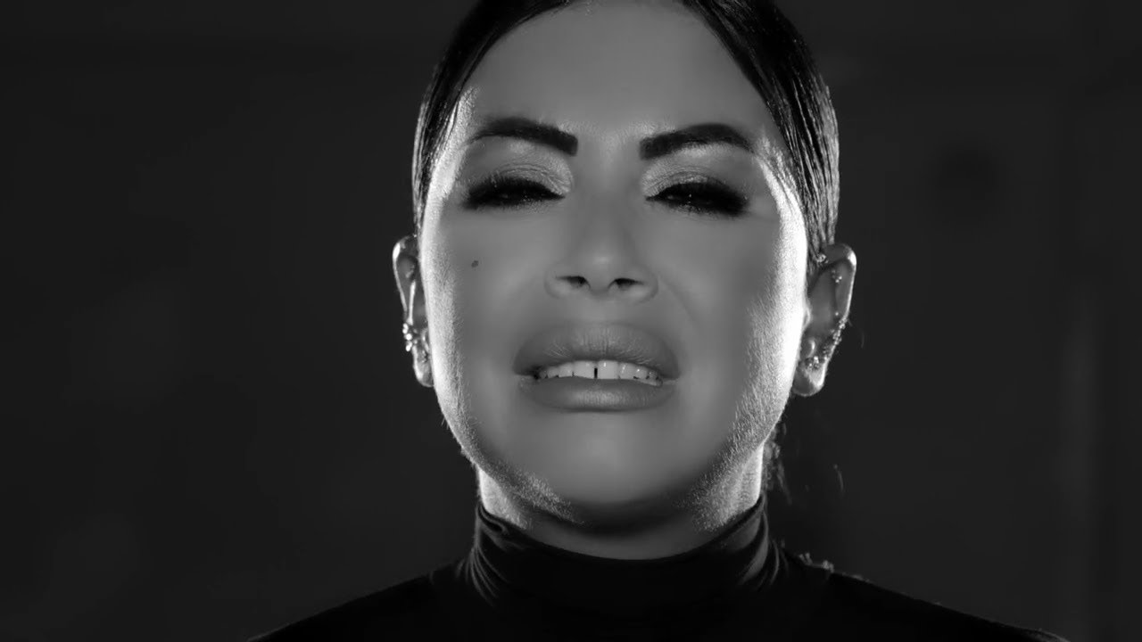 GIUSY ATTANASIO - NUN ME SFOTTERE ( VIDEO UFFICIALE )