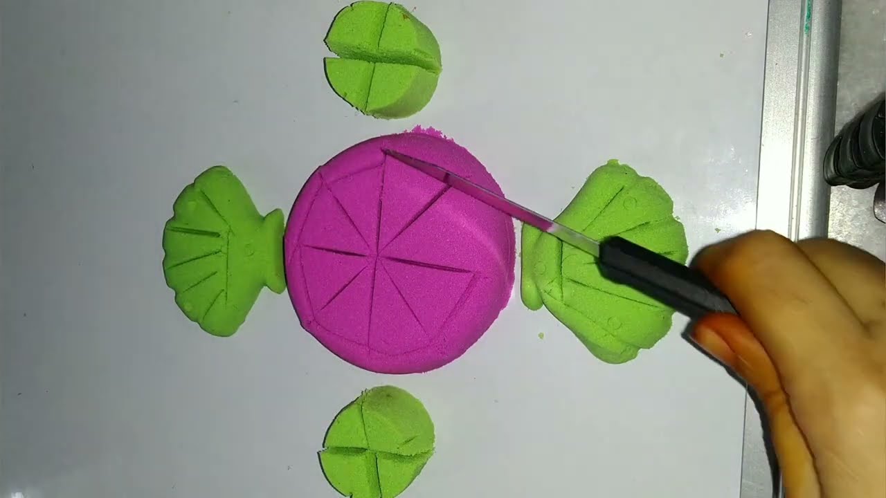 Satisfying video|how to make kinetic sand flowers.
