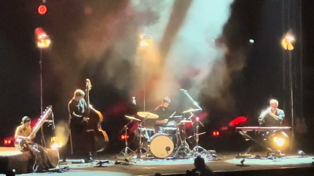 Anoushka Shankar at Kolkata Netaji indoor stadium 
