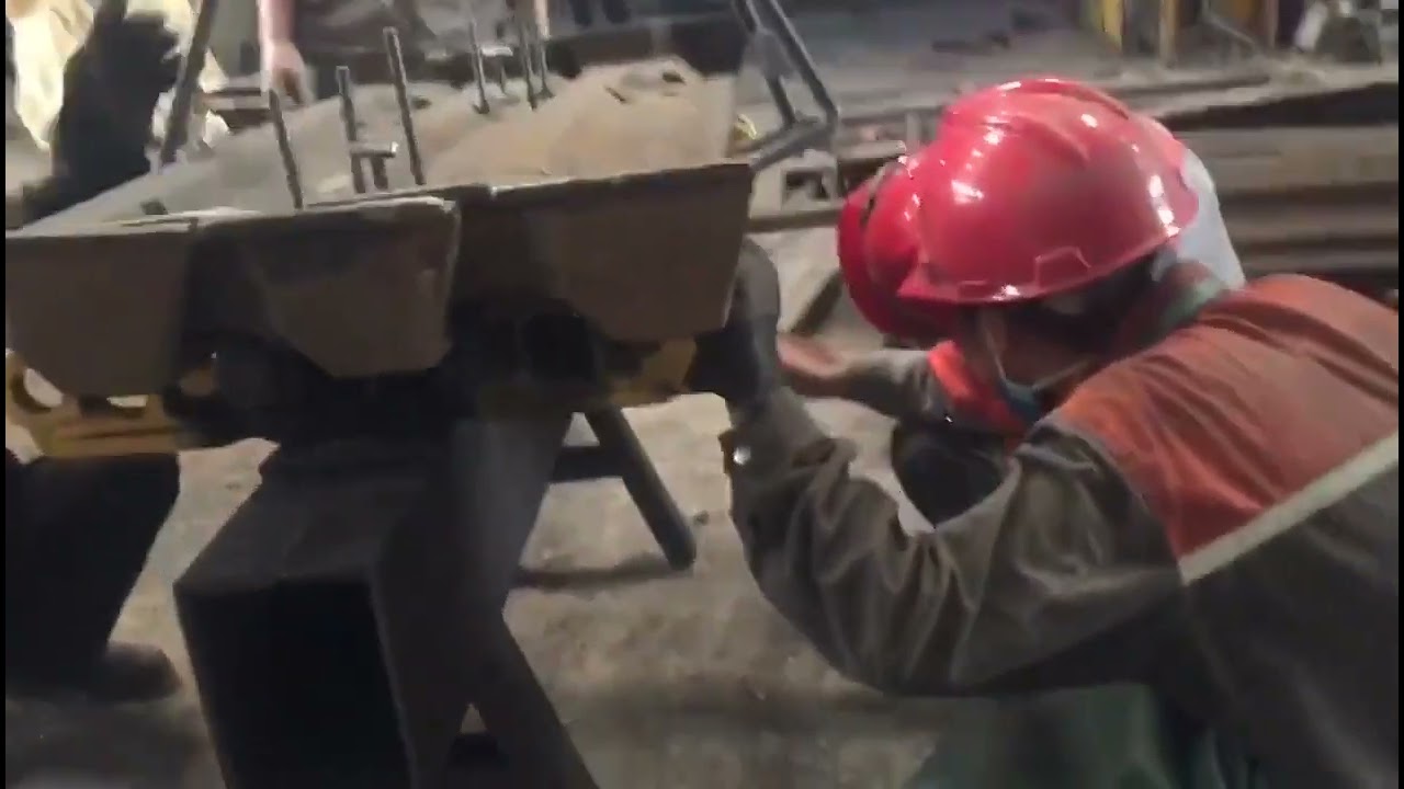 Apron Feeder Pans built for continuous, heavy-duty operation.