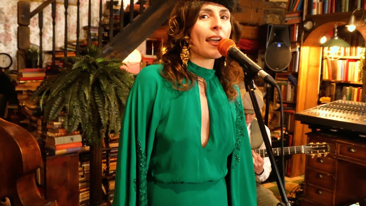 Dream a Little Dream of Me | Live at Fiction Studios