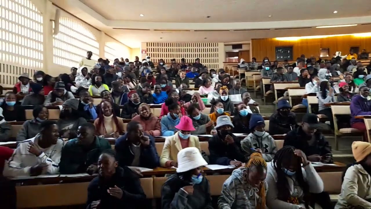 ZINASU Presidential Candidate Allan Chipoyi addresses hundreds of students in HLT500| UZ