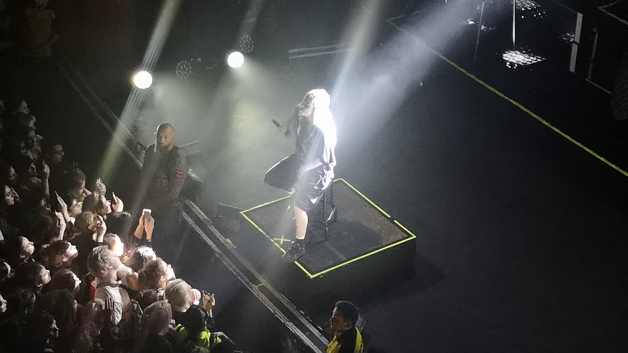 Billie Eilish - when the party's over [LIVE] LONDON