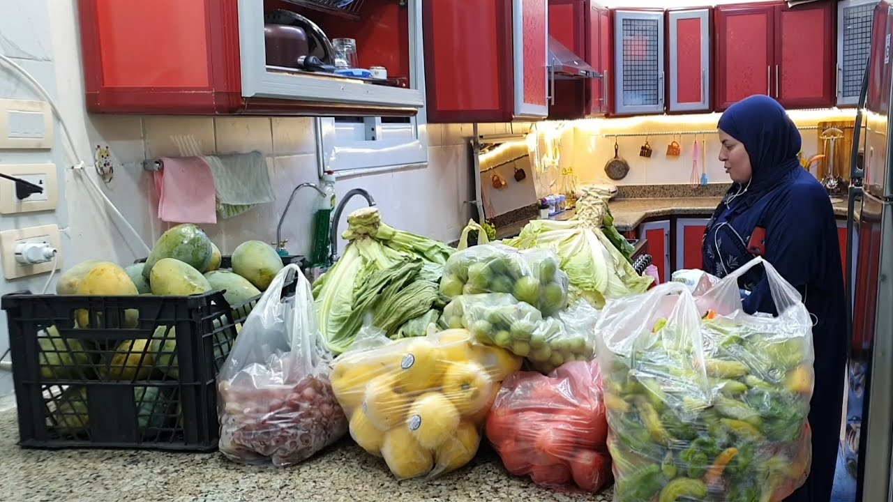 مطبخ رشروشا مشتريات السوق  اتقطم وسطي🙆‍♀️ الغدا حواوشي وفرزت المانجا بالطريقه الصح وشوينا دره