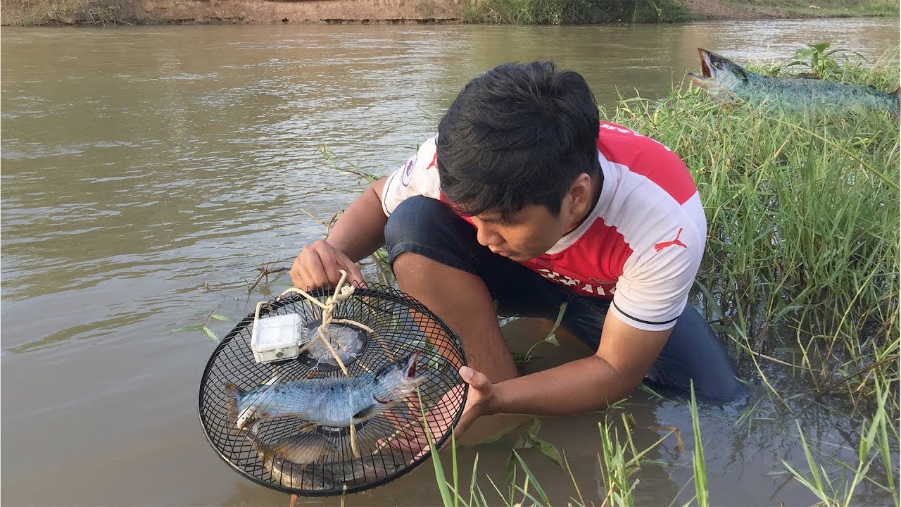 Fishing Fan Guard Trap - How to Make Electric Fan Guard Fish Trap with GoPro in Village