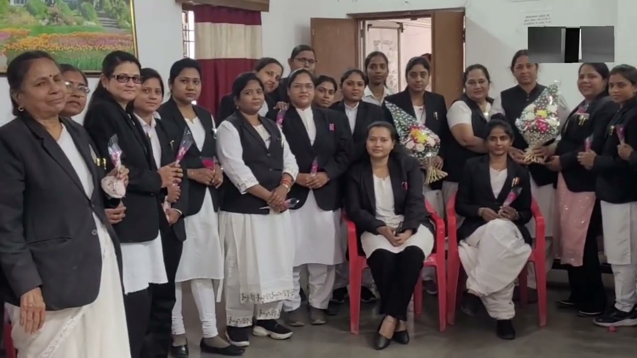 महिला दिवस पर खंडवा कोर्ट में विशेष कार्यक्रम, महिलाओं का किया गया सम्मान