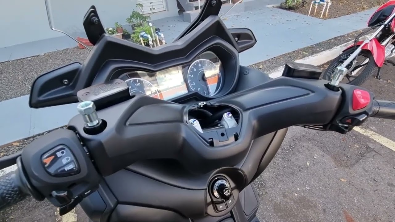 Como ajustar o guidão da Xmax 250