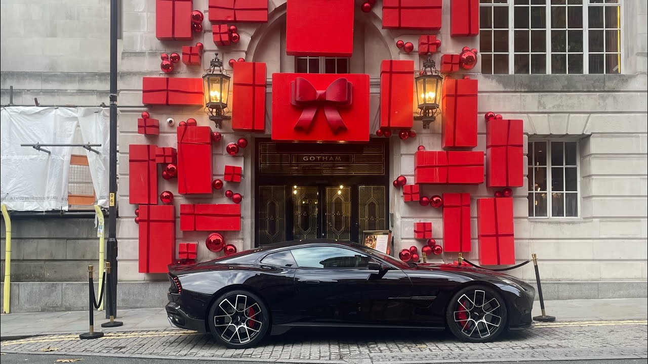 Supercars in Manchester centre December Christmas 2025 🎅🎄