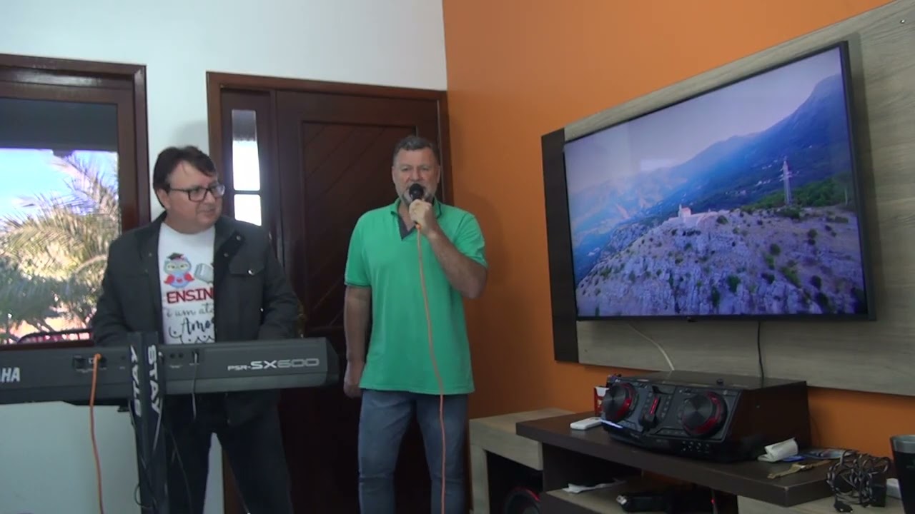 O CARA ERRADO   ALGO ME DIZ