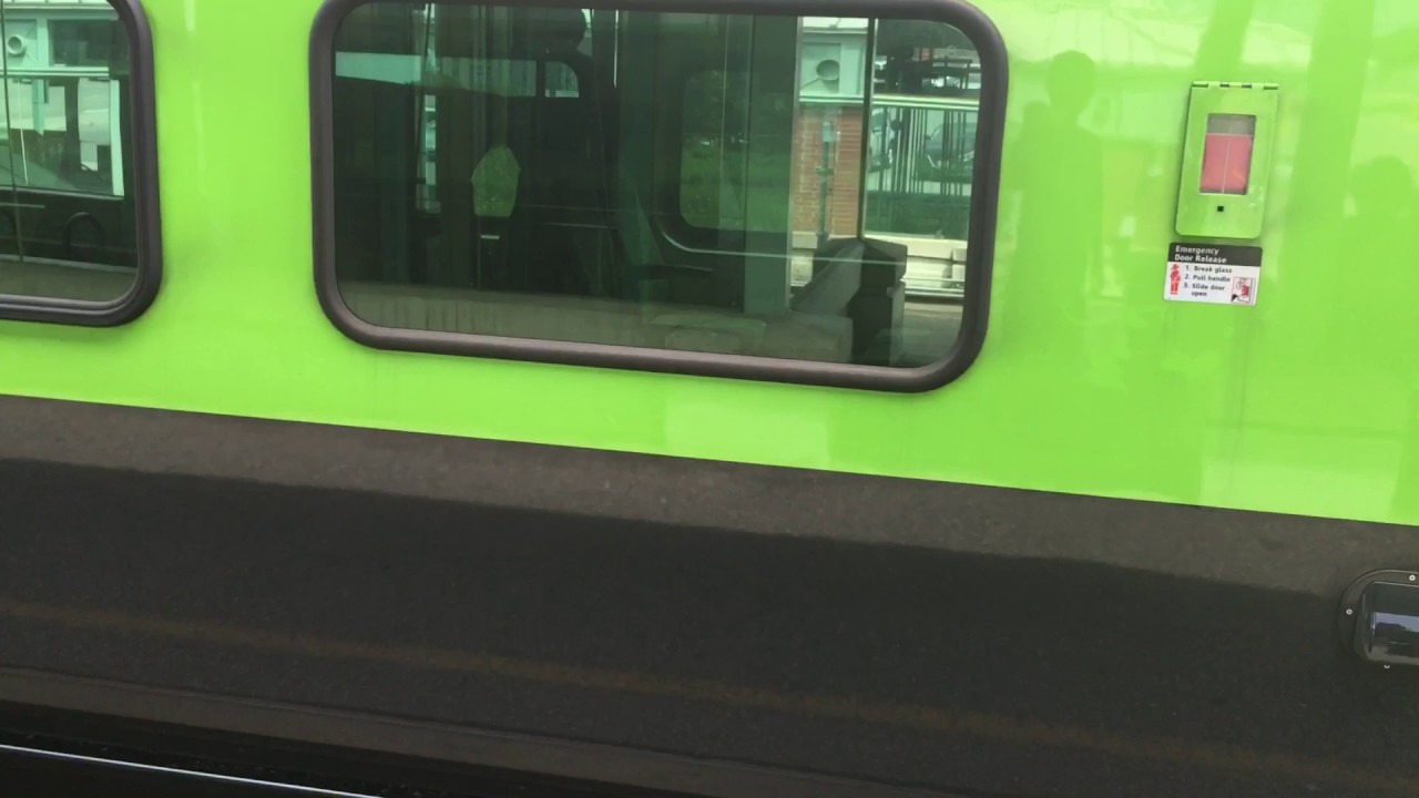 GO Train Arrival @ Whitby GO