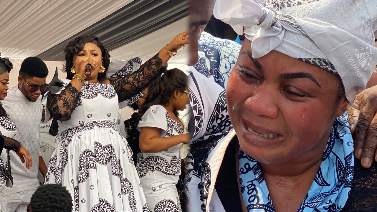 Obaapa Christy Epical performance consoled 😭Empress Gifty as she say Goodbyetp her lovely Mom Agaga
