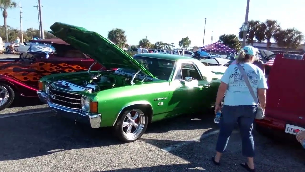 I'm at the North Fort Myers Florida Applebee's car show for free Subscribe 