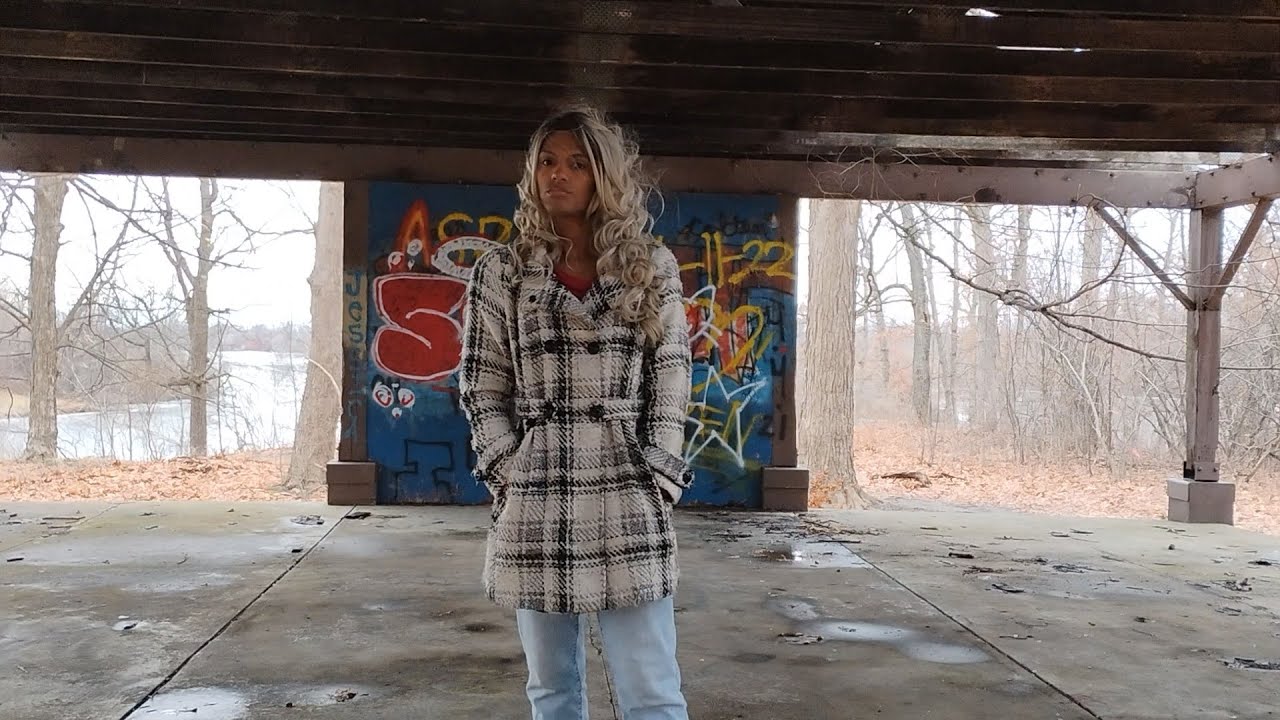 Found Abandoned Structure in Park - Windy Day! My Phone Cracked! When Trying To Film For Music Video
