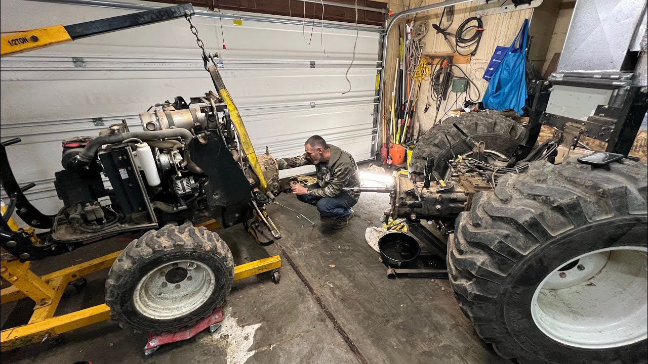 Splitting the New Holland Boomer 37