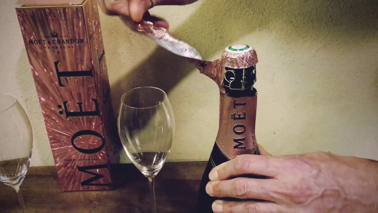 How Good is Moët & Chandon Imperial Rosé Champagne?