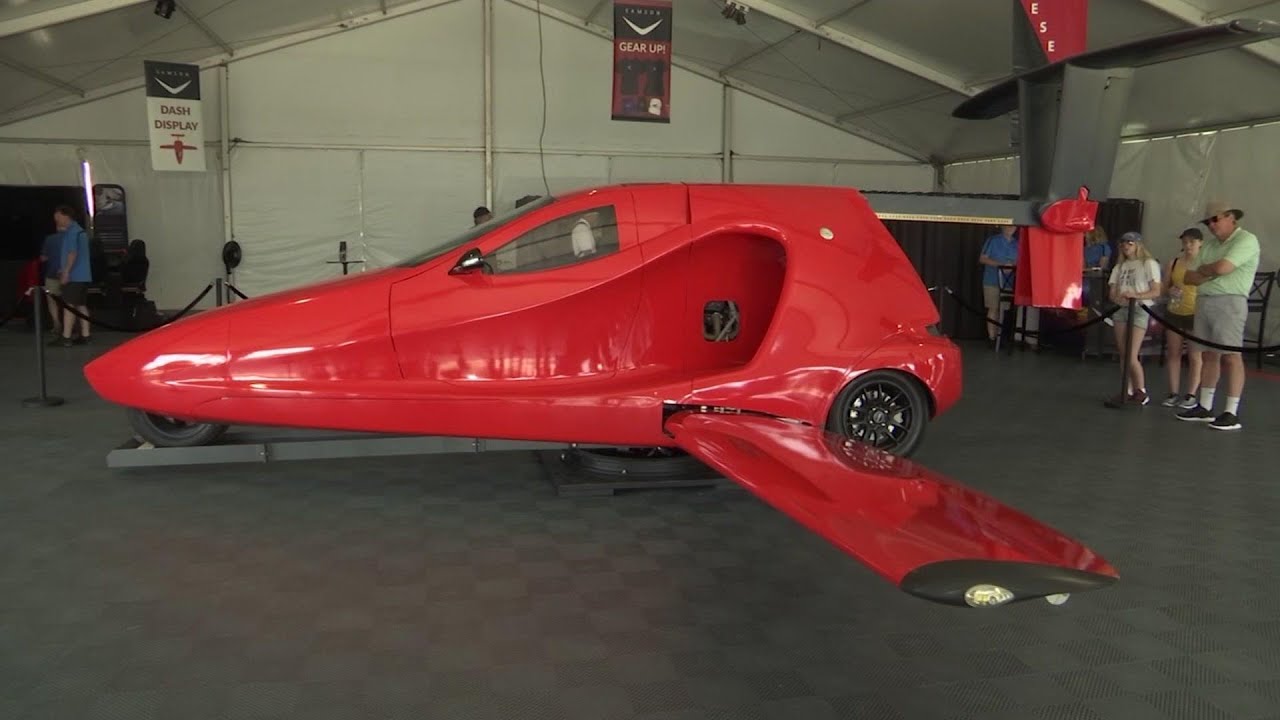 Flying sports car featured at Wisconsin air show