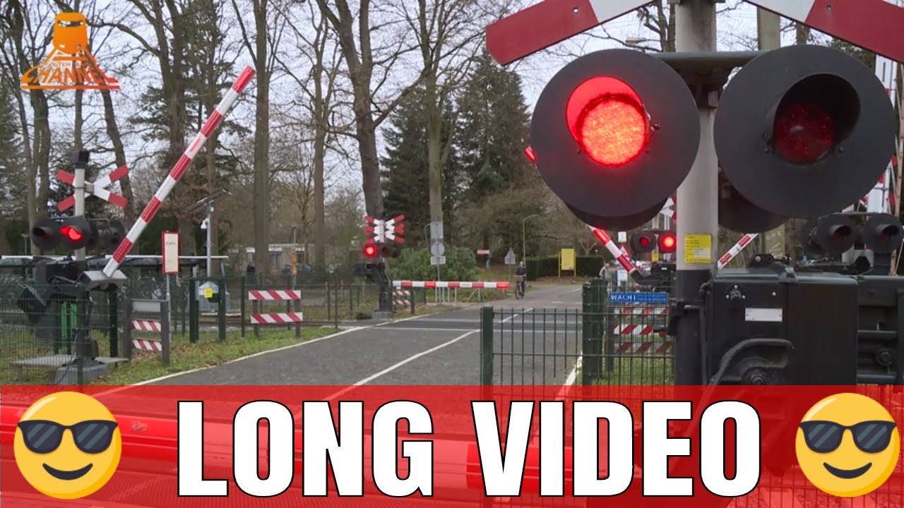 DUTCH RAILROAD CROSSING - 😎 LONG VIDEO 😎 - Ermelo  - Stationsstraat