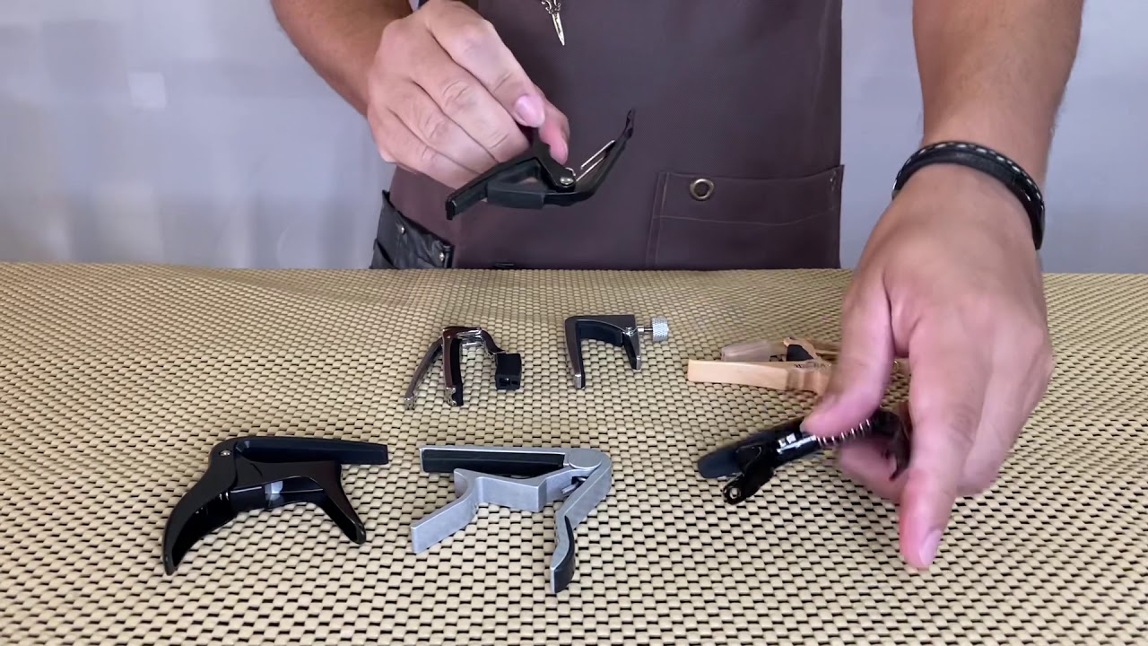 O que você precisa saber para comprar um capotraste para seu violão