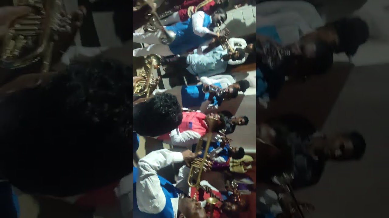 తంగరడోన శ్రీ శారద బ్యాండ్ పార్టీ నగరూరు ఉరుసు లో రారా ప్రియా సుందరా పాట 😍