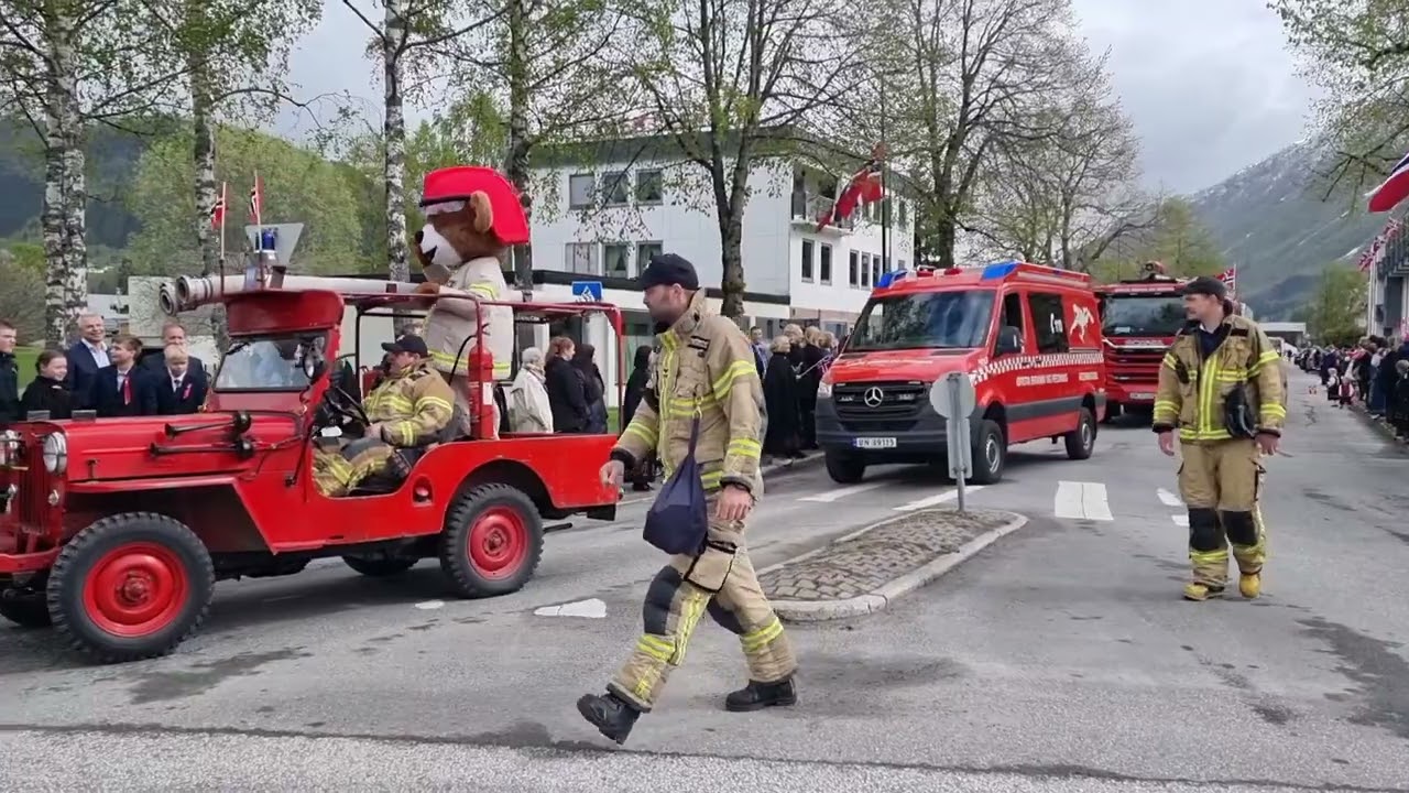 Folketoget i &Oslash;rsta 17. mai 2023