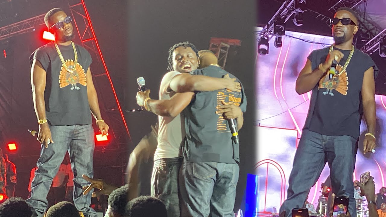 SARKODIE storms STAGE with KWEKU SMOKE as he emotionally Declares Kweku Jesus as Best rapper in GH