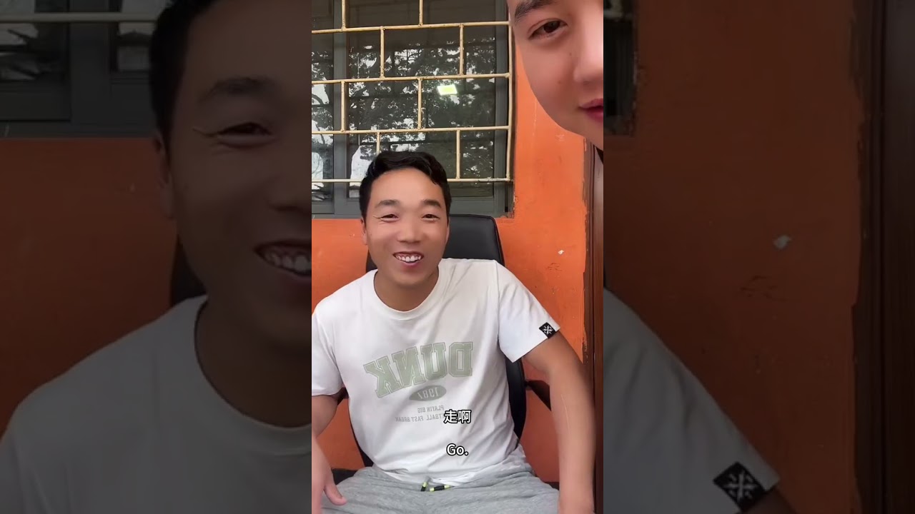 Li Wei Shows His Steamed Bun Skills in Africa 🍞